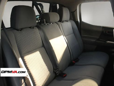 Used 2021 Toyota Tacoma SR5 AWD/4WD image 19