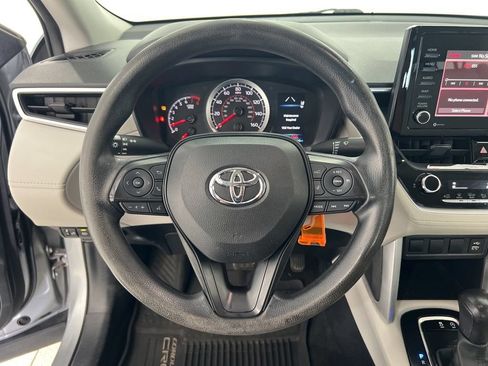 Used 2022 Toyota Corolla Cross L AWD/4WD image 11