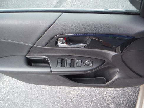 Used 2013 Honda Accord Sport image 11