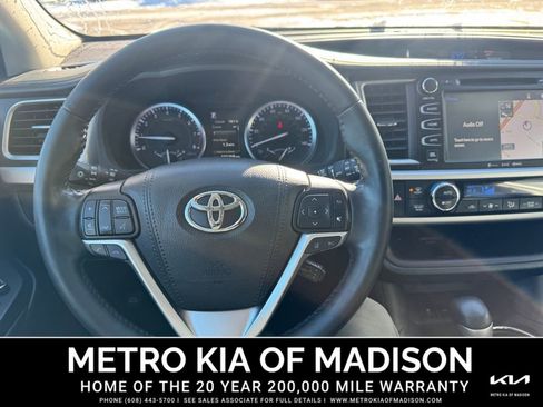 Used 2019 Toyota Highlander Limited Platinum image 15