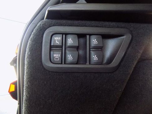 Used 2024 BMW X7 xDrive40i AWD/4WD image 32