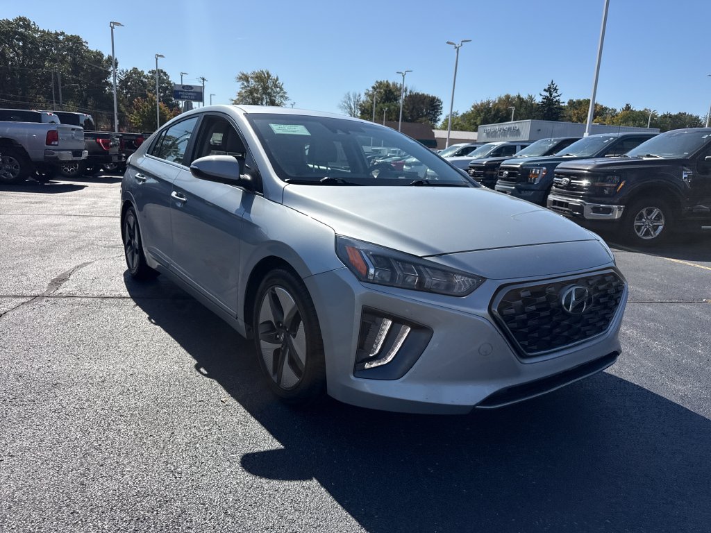 Used 2022 Hyundai Ioniq SEL FWD image 4