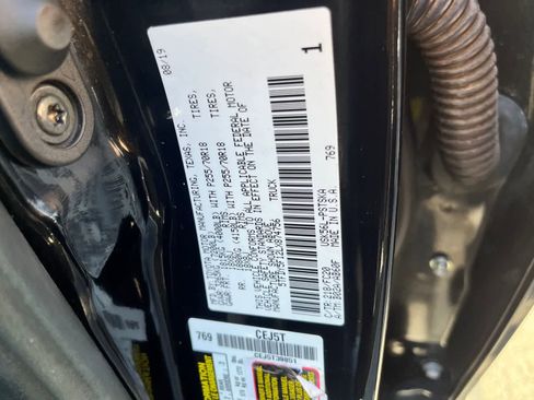 Used 2020 Toyota Tundra SR5 w/ SR5 Upgrade Package image 9