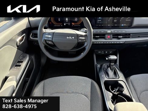 New 2025 Kia K4 LXS image 22