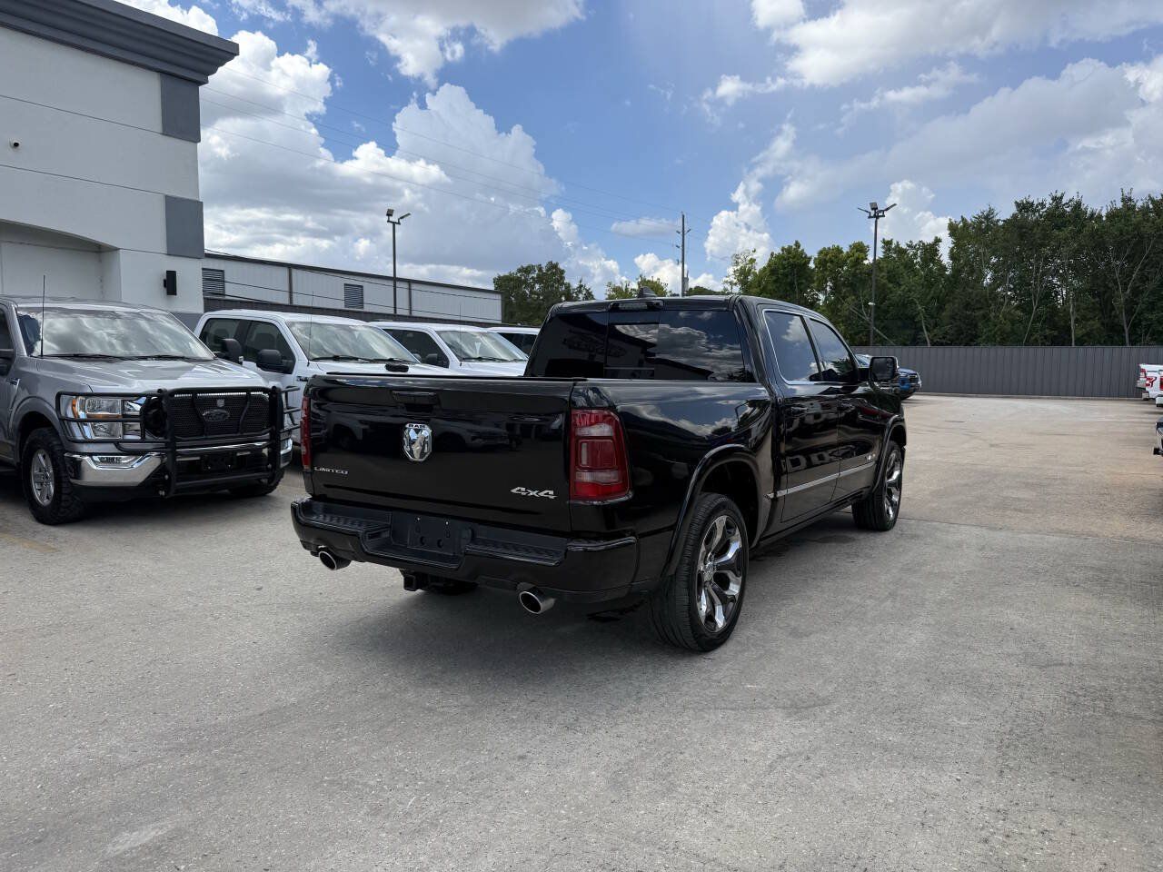 Used 2024 RAM 1500 Limited AWD/4WD image 5