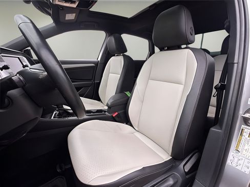 Used 2020 Volkswagen Jetta R-Line w/ R-Line Cold Weather Package FWD image 6