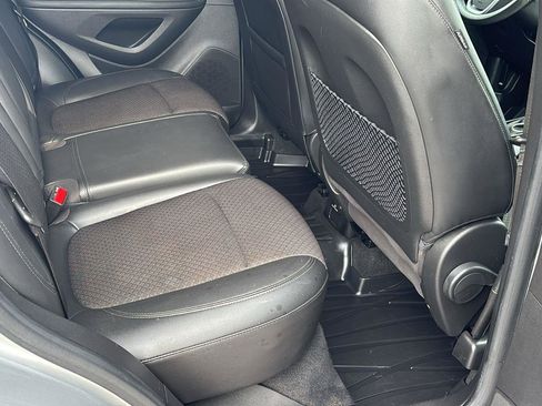 Used 2020 Buick Encore Preferred w/ Safety Package image 19