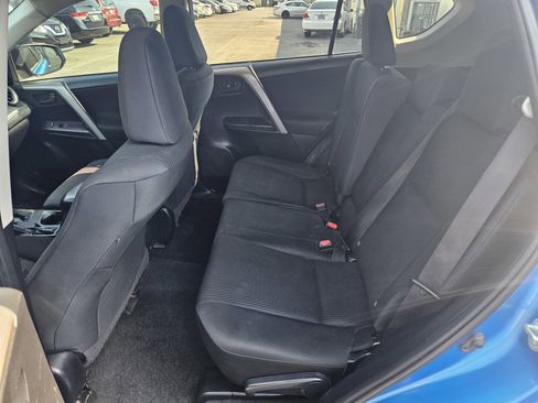 Used 2017 Toyota RAV4 LE image 19
