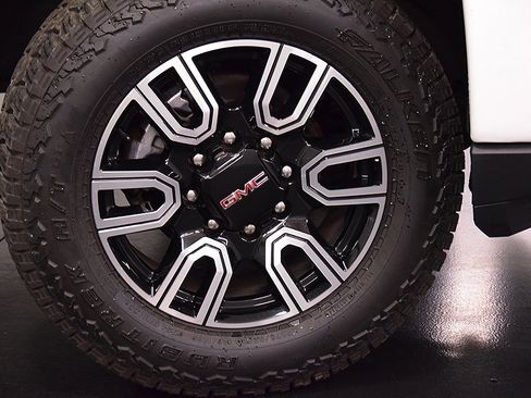 Used 2021 GMC Sierra 2500 AT4 image 12