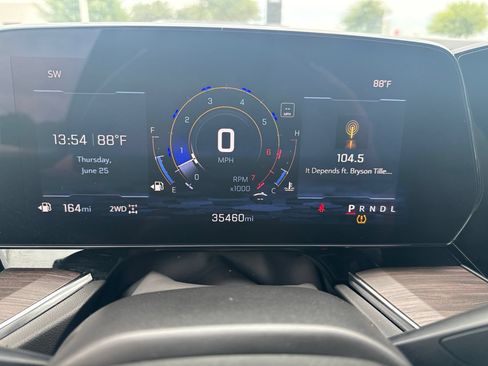 Used 2025 Chevrolet Suburban Z71 AWD/4WD image 9