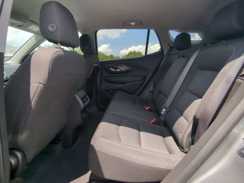 Used 2024 GMC Terrain SLE AWD/4WD image 11