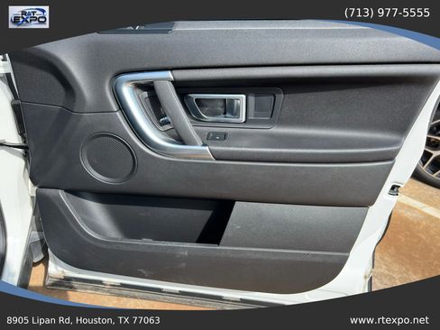 Used 2018 Land Rover Discovery Sport SE AWD/4WD image 34
