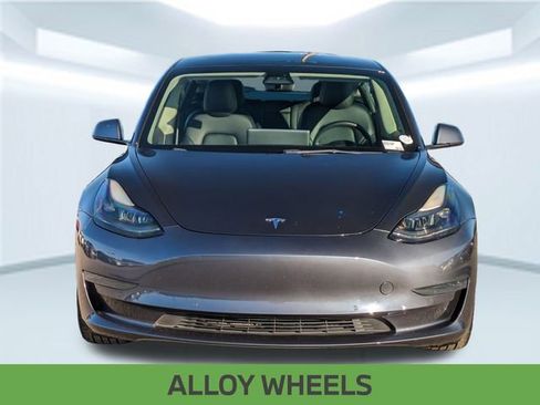 Used 2021 Tesla Model 3 Standard Range Plus image 11