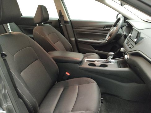 Used 2024 Nissan Altima 2.5 S FWD image 21