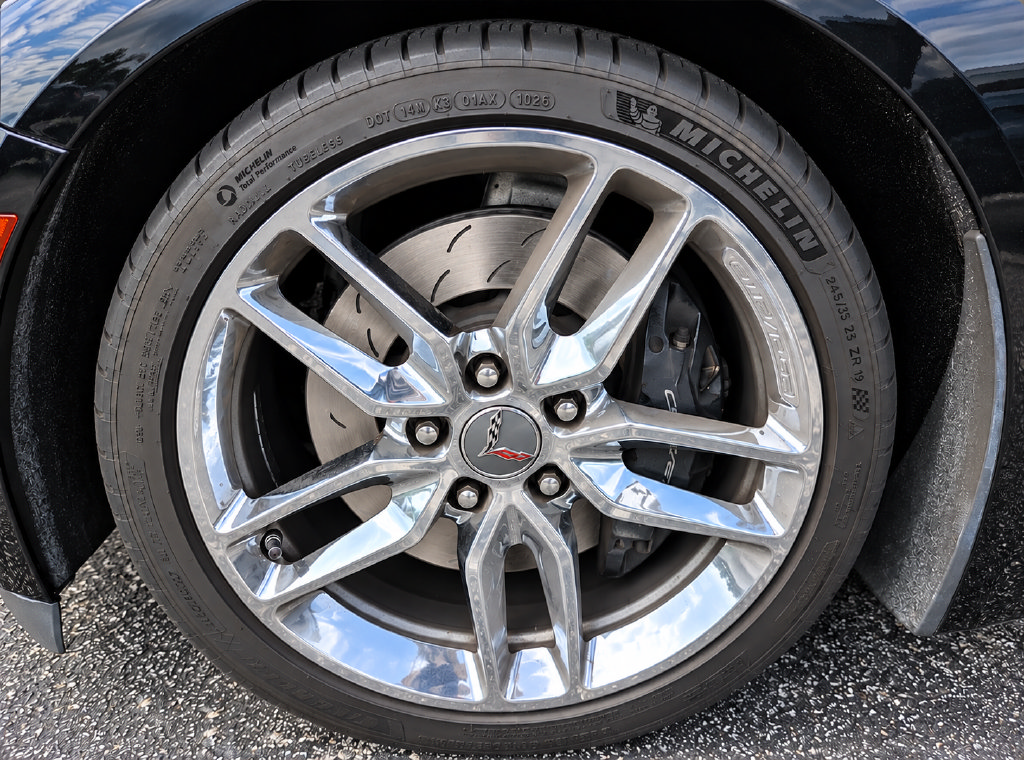 Used 2014 Chevrolet Corvette Stingray Coupe w/ 2LT Preferred Equipment Group RWD image 11