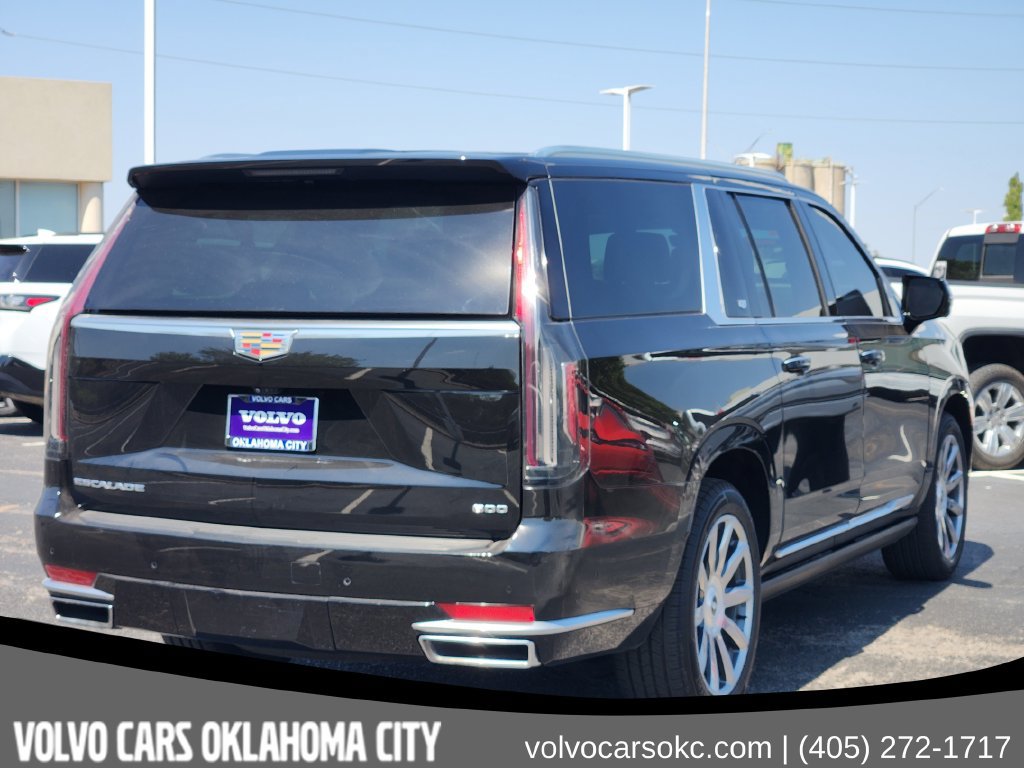 Used 2023 Cadillac Escalade ESV Premium Luxury Platinum AWD/4WD image 4
