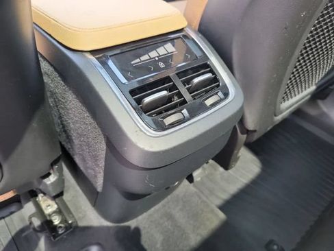 Used 2018 Volvo XC90 T6 Momentum w/ Convenience Package AWD/4WD image 30