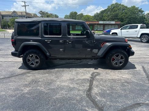 Used 2018 Jeep Wrangler Unlimited Sport S AWD/4WD image 6