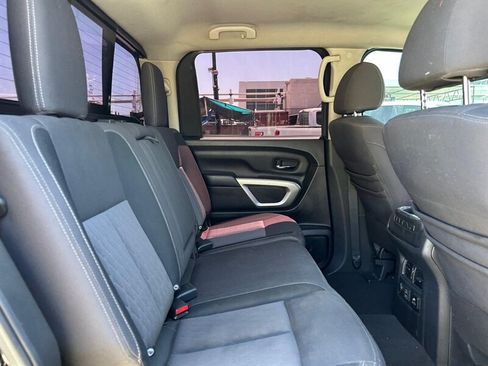 Used 2022 Nissan Titan SV RWD image 21