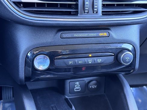 Used 2025 Ford Escape SE w/ PHEV Premium Package image 30