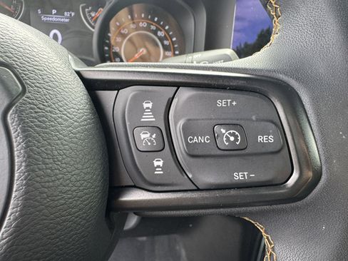 Used 2025 Jeep Wrangler Unlimited Sport AWD/4WD image 32