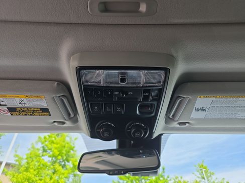 Used 2023 Toyota 4Runner TRD Off-Road Premium w/ Moonroof Package AWD/4WD image 25