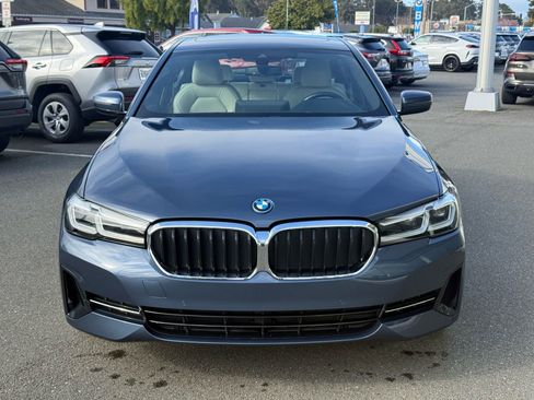 Used 2023 BMW 530e w/ Convenience Package RWD image 3