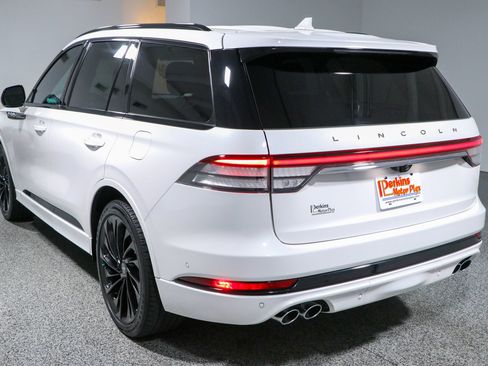 Used 2024 Lincoln Aviator Reserve w/ Jet Package RWD image 9
