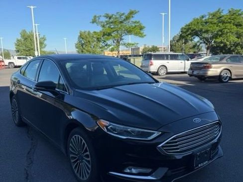 Used 2017 Ford Fusion SE w/ Fusion SE Technology Package AWD/4WD image 4