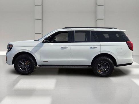 Used 2025 Ford Expedition Tremor AWD/4WD image 2