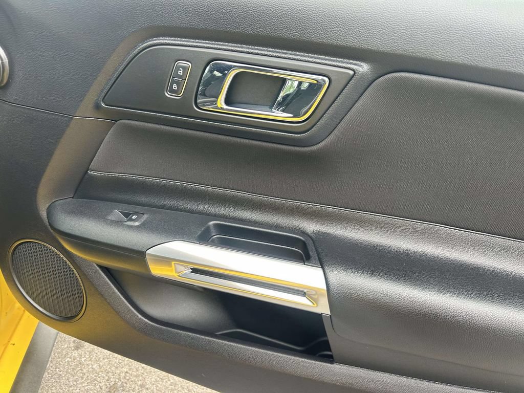 Used 2015 Ford Mustang GT RWD image 12