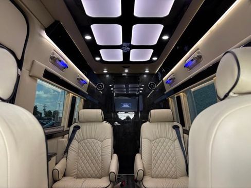 Used 2019 Mercedes-Benz Sprinter 3500 image 2