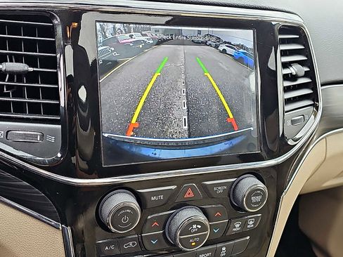 Used 2020 Jeep Grand Cherokee Limited image 20