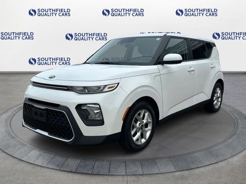 Used 2020 Kia Soul S image 2