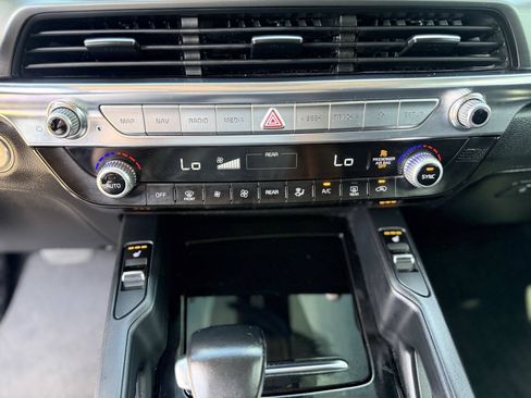 Used 2022 Kia Telluride S FWD image 23
