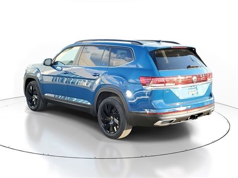New 2025 Volkswagen Atlas SE image 3