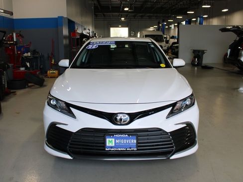 Used 2022 Toyota Camry LE AWD/4WD image 3