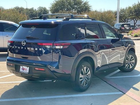 New 2025 Nissan Pathfinder SV image 5