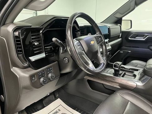 Used 2022 Chevrolet Silverado 1500 LTZ AWD/4WD image 22