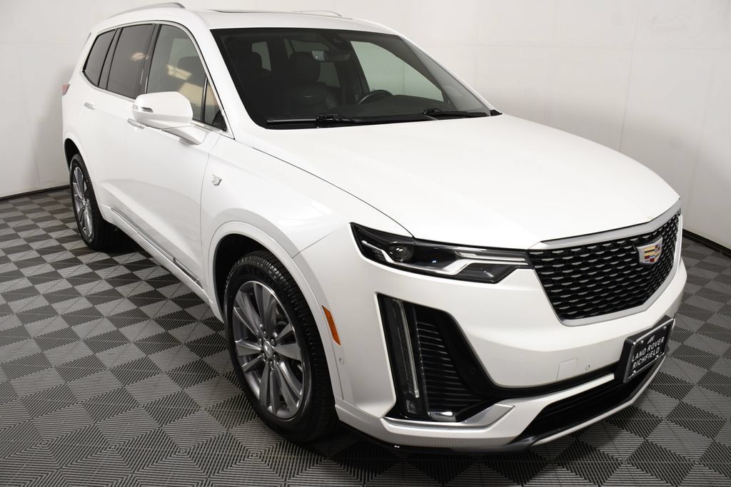 Used 2023 Cadillac XT6 Premium Luxury w/ Technology Package AWD/4WD image 9