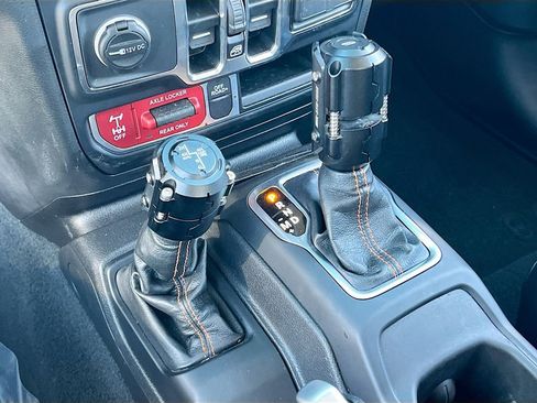 Certified 2023 Jeep Gladiator Mojave w/ LED Lighting Group image 17