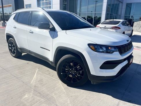 Used 2026 Jeep Compass Latitude w/ Quick Order Package 29K image 1