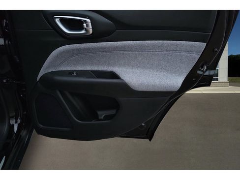 New 2026 Jeep Compass Latitude image 30