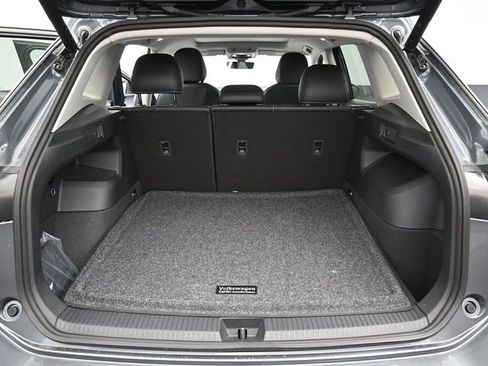 New 2026 Volkswagen Tiguan SE AWD/4WD image 12