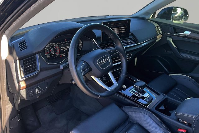 Used 2023 Audi Q5 2.0T Premium Plus w/ Premium Plus Package AWD/4WD image 13