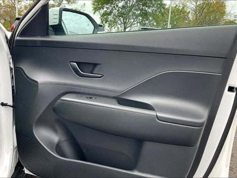 New 2026 Hyundai Kona SE image 28