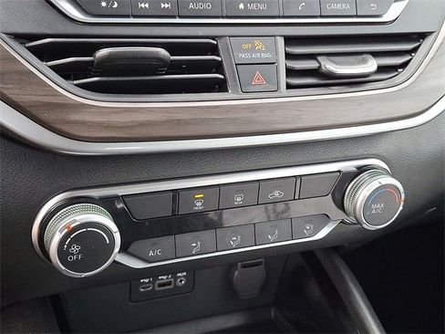 Used 2024 Nissan Altima 2.5 SV image 12