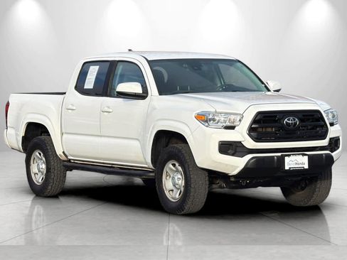 Used 2019 Toyota Tacoma SR w/ SR Convenience Package image 9