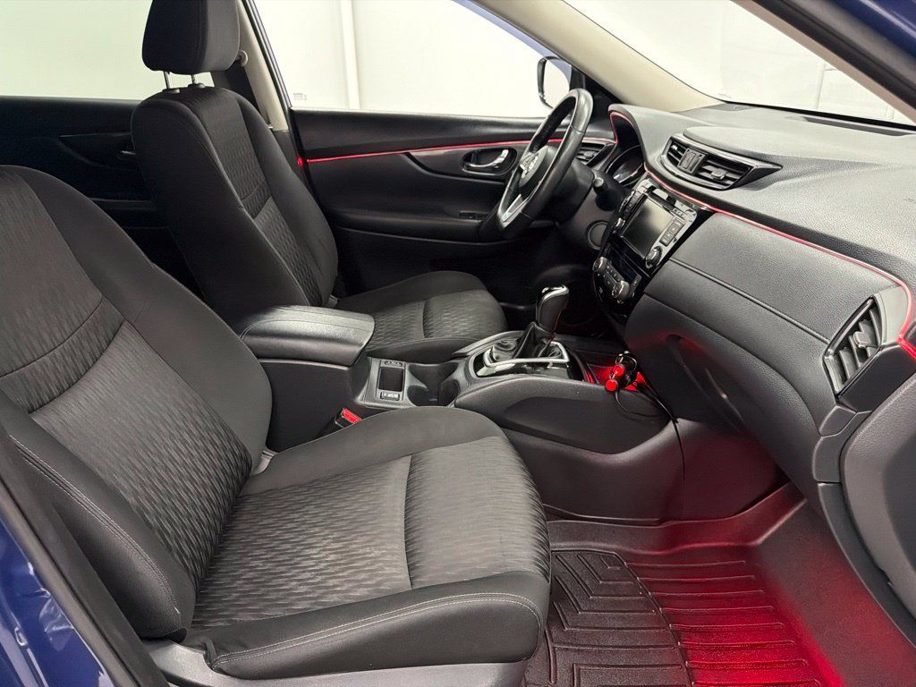 Used 2020 Nissan Rogue SV AWD/4WD image 29