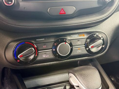 Used 2022 Kia Soul LX w/ Technology Package FWD image 16